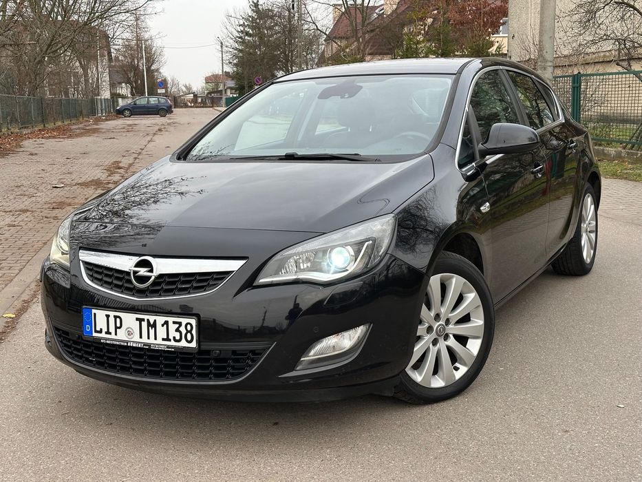 Opel Astra 1.4i benzyna xenon navi pół-skory Alu-17 z Niemiec org.lakier