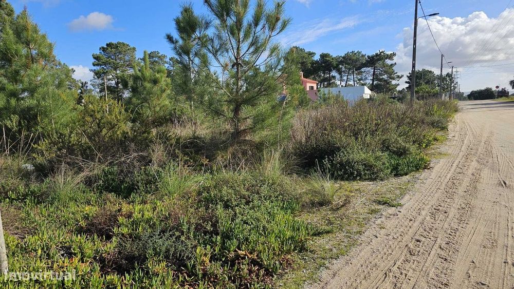 Lote de terreno com 300m² - Fernão Ferro