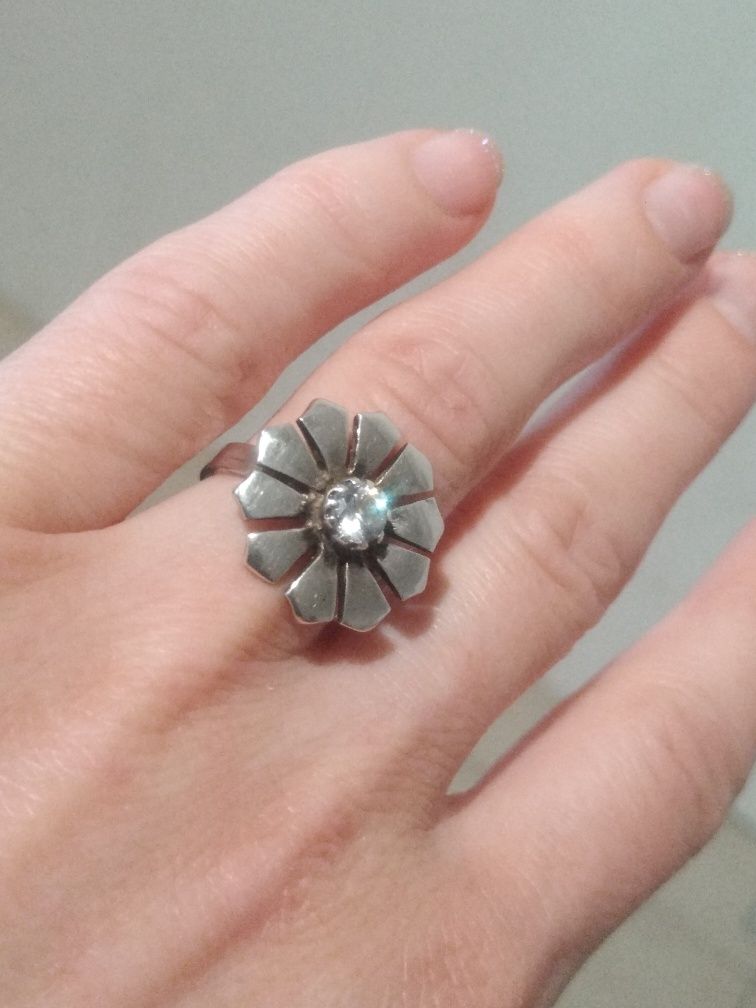Серебро серебряное кольцо перстень цветок 16 размер