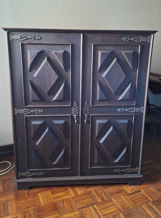 Cama oculta rebatível