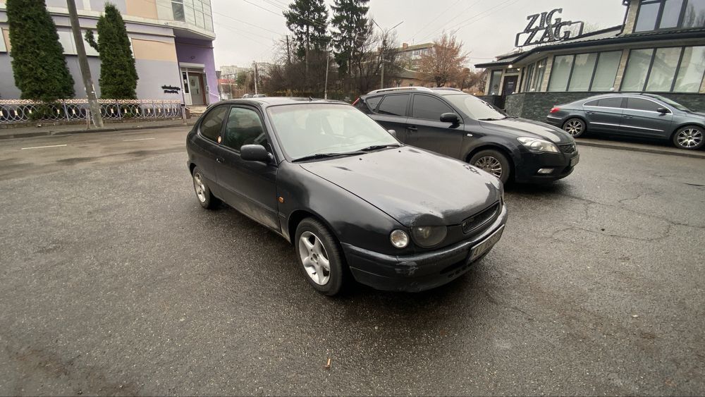 Продаю Тойота королла