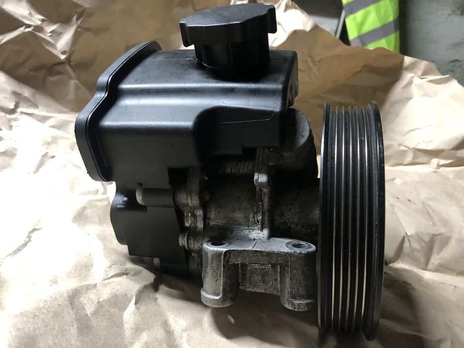 Насос ГУР Мерседес Вито 639