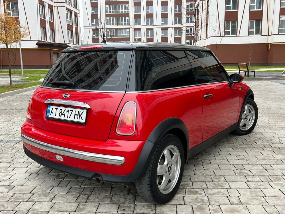 Автомобіль міні