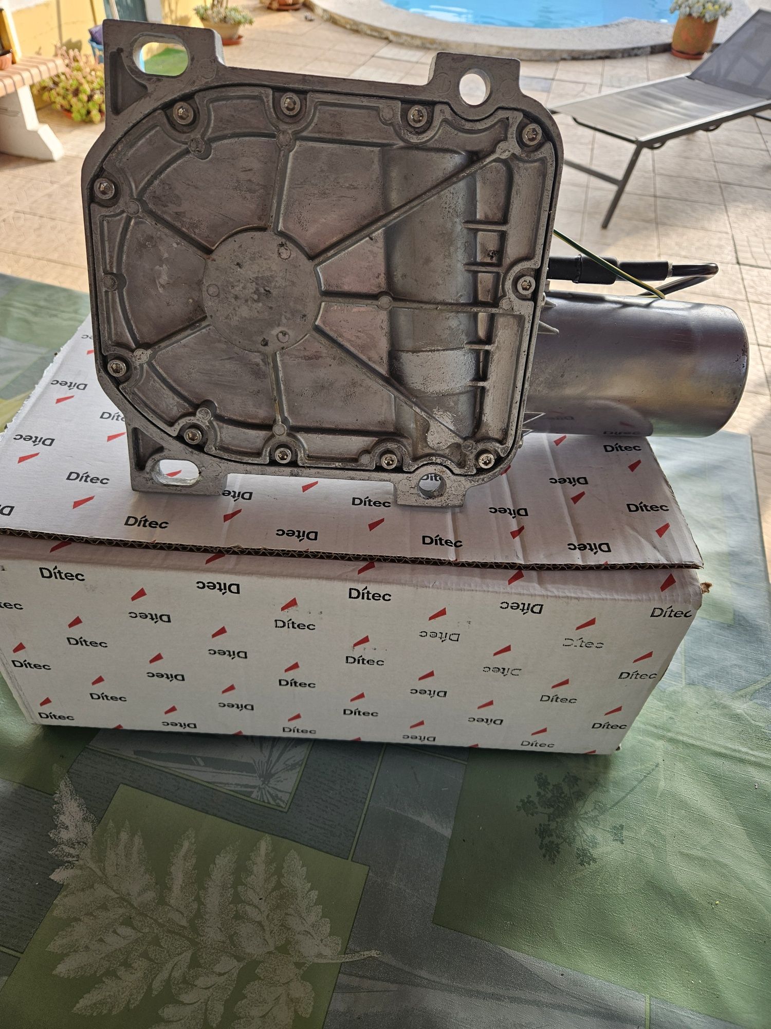 Motor para portão de batentes Ditec Cubic 6 230Volts