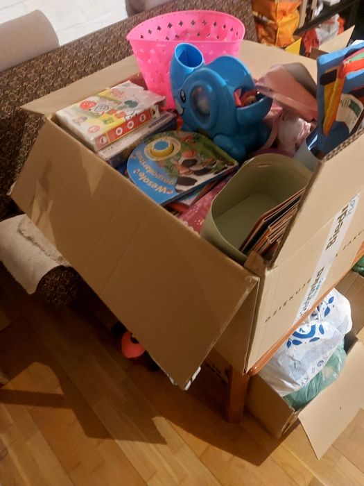 Zabawki, gry, książeczki, hulajnoga, puzzle mata, puzzle itp