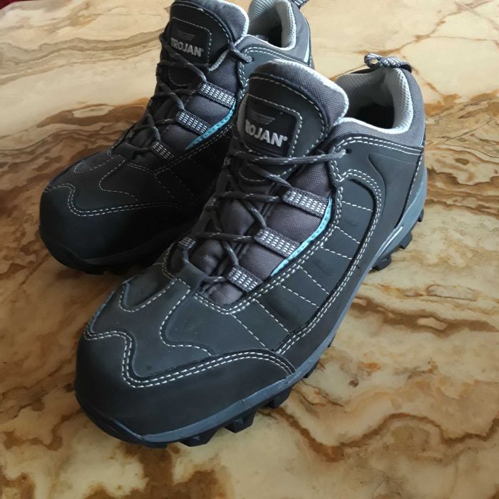 Германия НОВЫЕ goreTex  мужские термо ботинки 40р. кроссовки