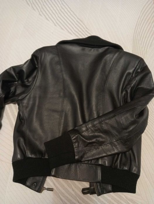 Casaco de pele preto senhora em muito bom estado
