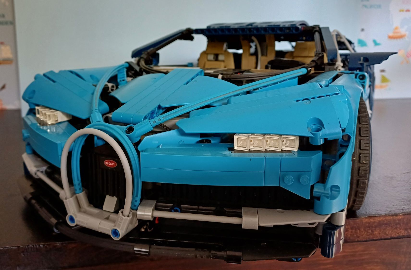 Lego Technic Bugatti Chiron 42083