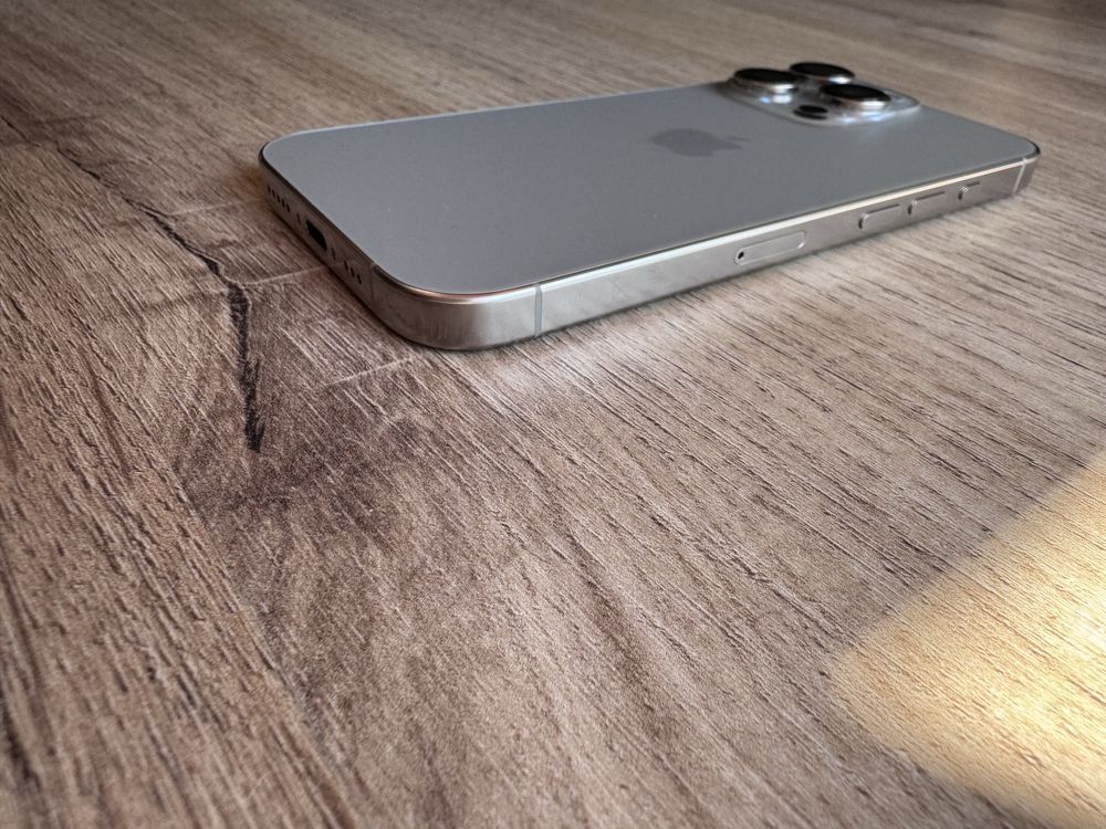 Apple Iphone 16 pro Titâtanio Natural 128GB com fatura e garantia
