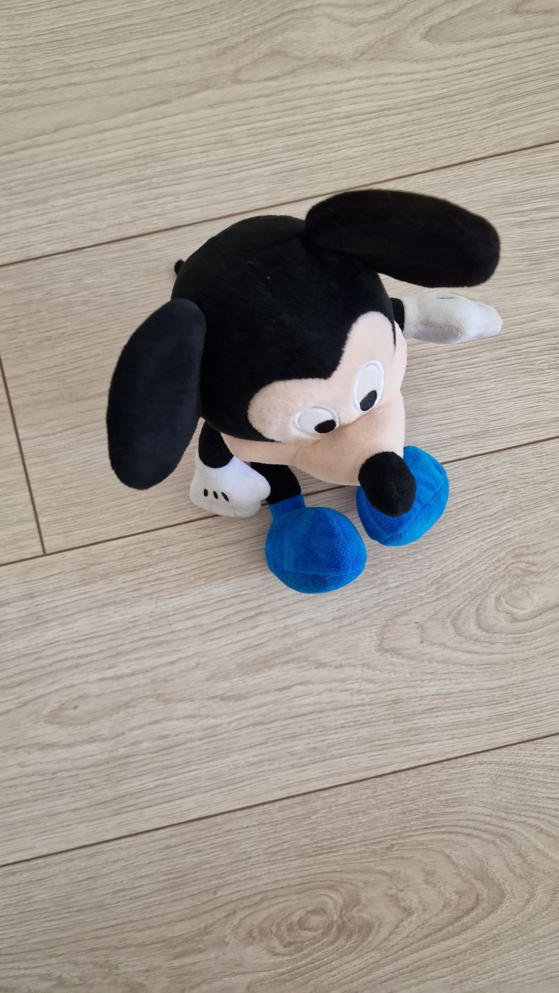 Peluche interativo Mickey beijinho