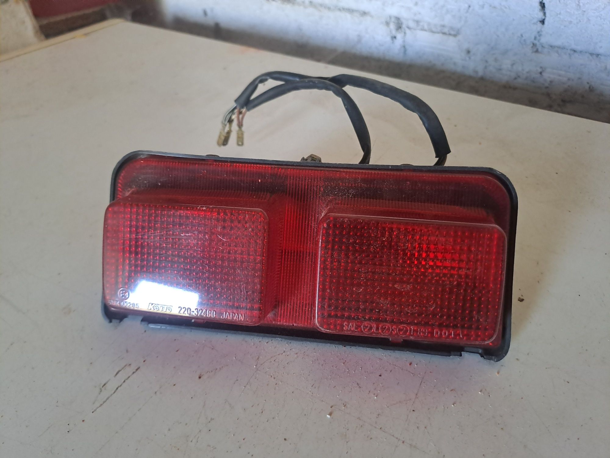 Farol traseiro oriunda de uma Suzuki RGV250
