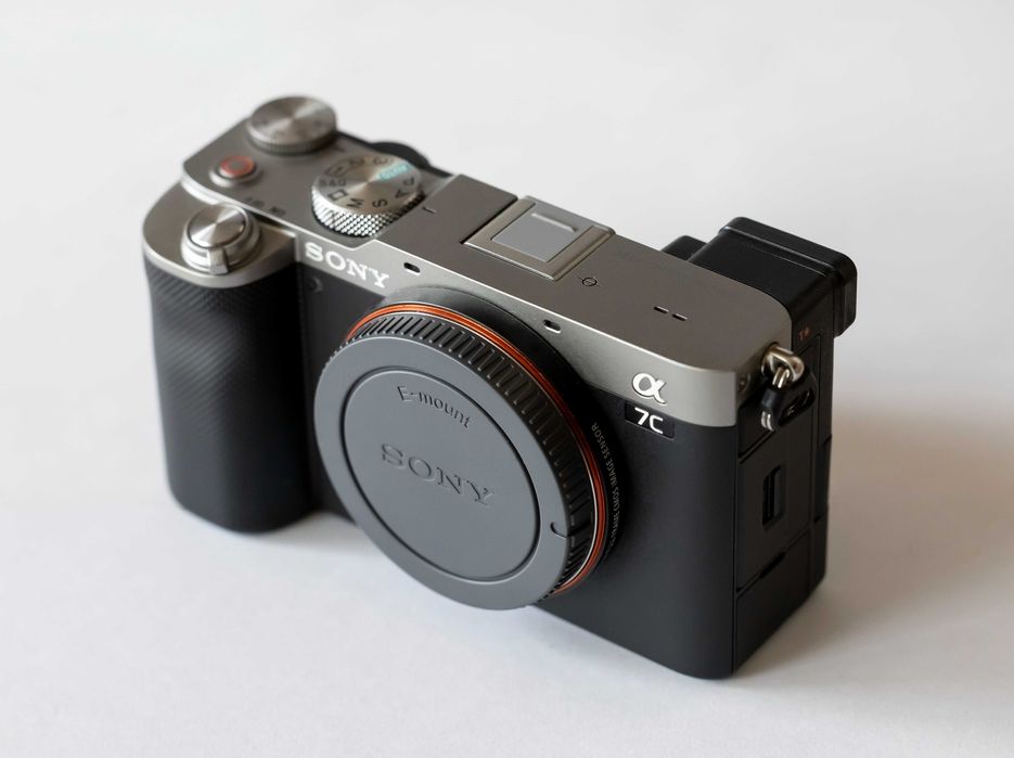 Sony A7C gwarancja do 2028, stan idealny + akumulator Newell
