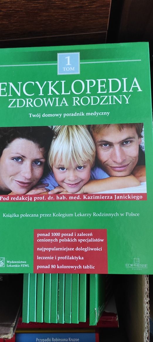 11 tomów rodzinnej encyklopedii zdrowia.