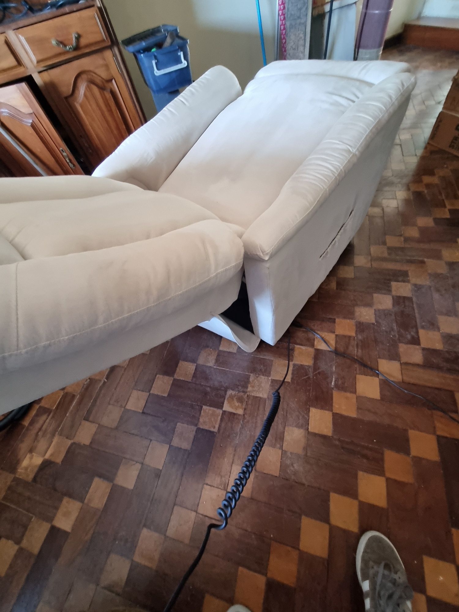Poltrona elétrica c/ elevação para idosos