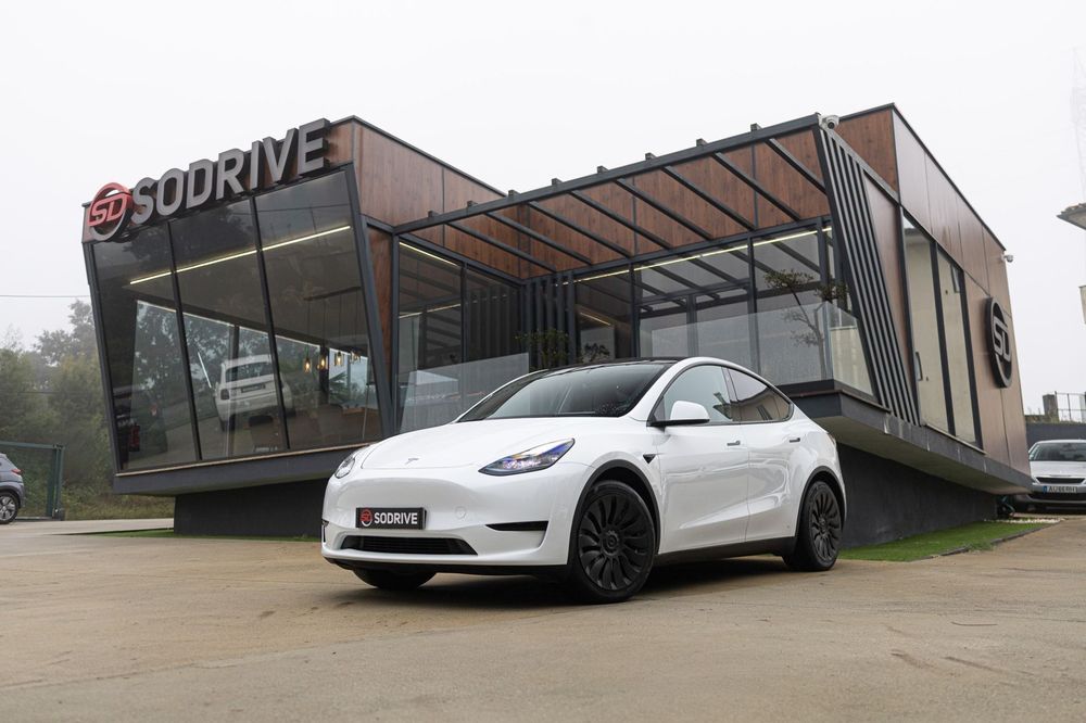 Tesla Model Y Standard RWD