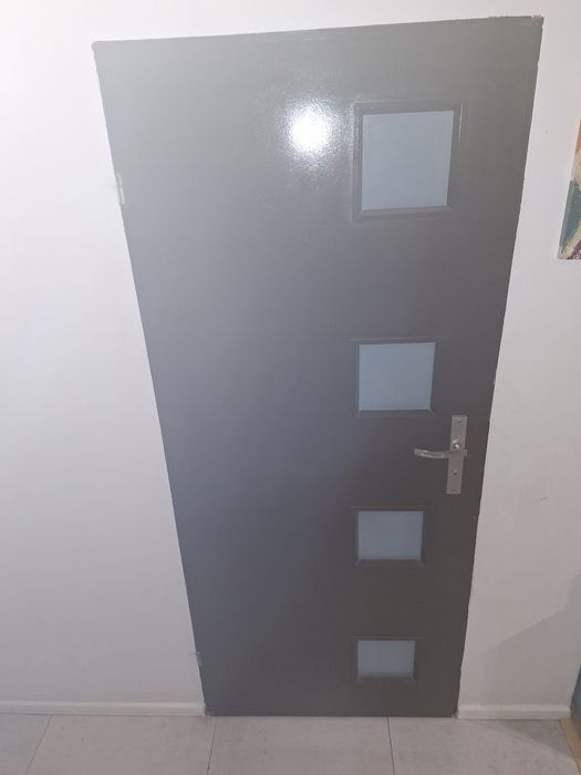 Drzwi wewnętrzne 90l z futryną