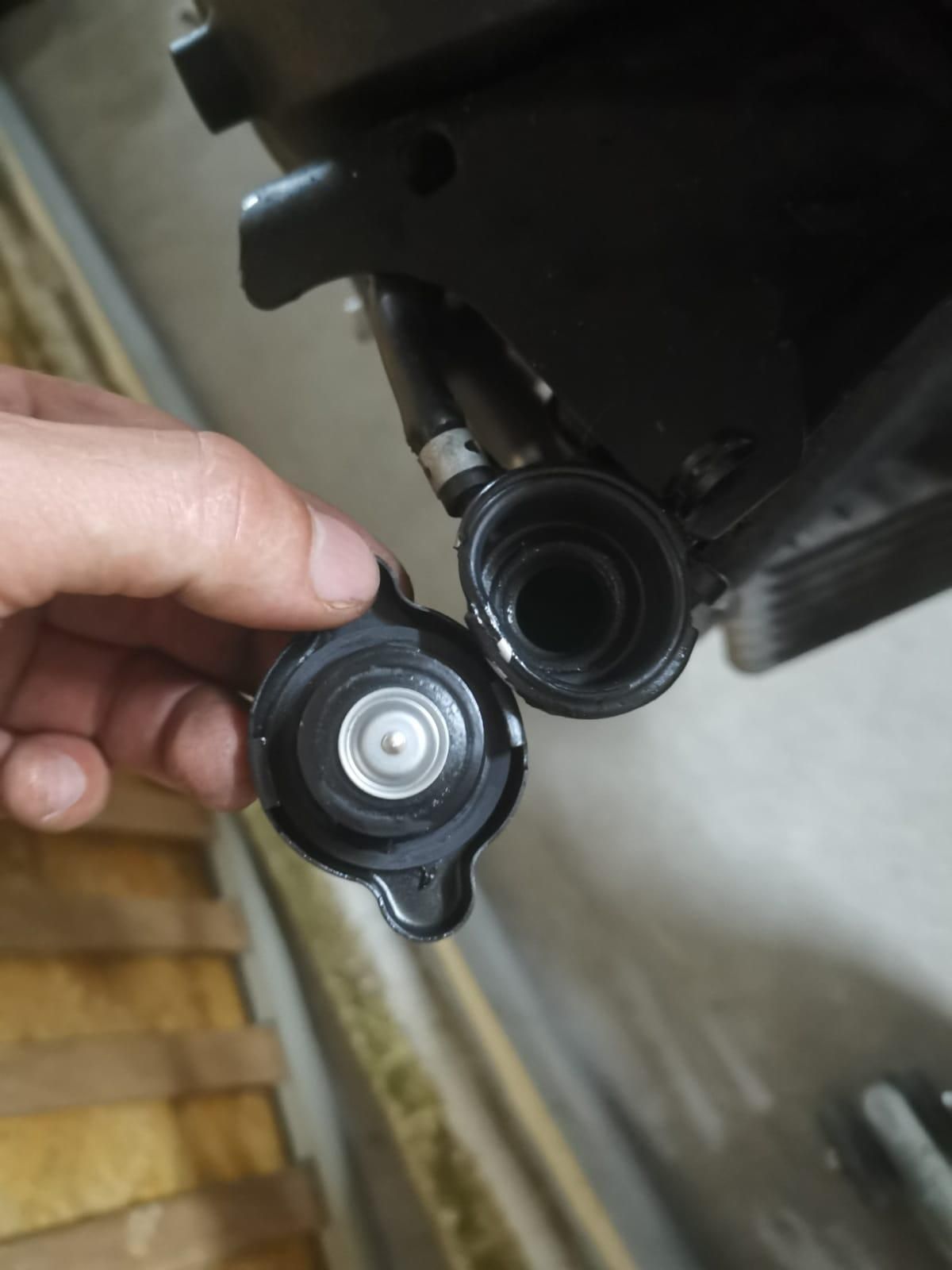 GSX R 1000 K7 acidentada Ideal para projecto