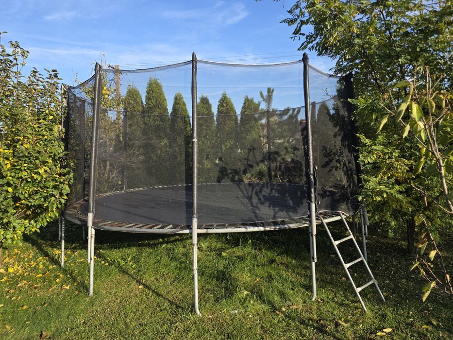 Trampolina duża średnica ok.5metrów