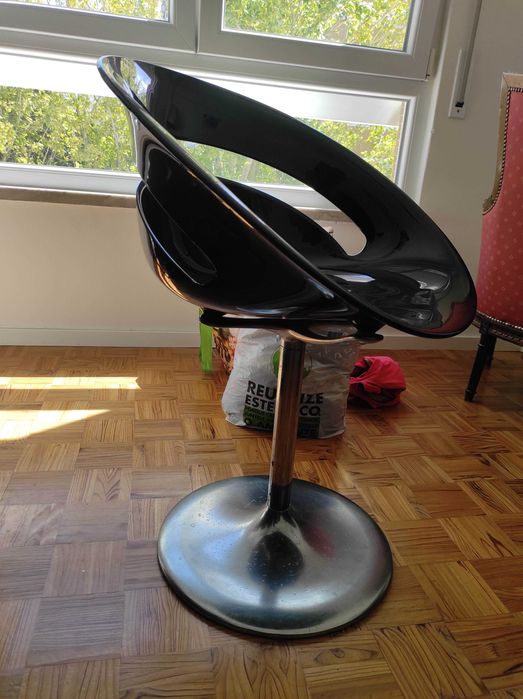 Cadeira clássica estofada