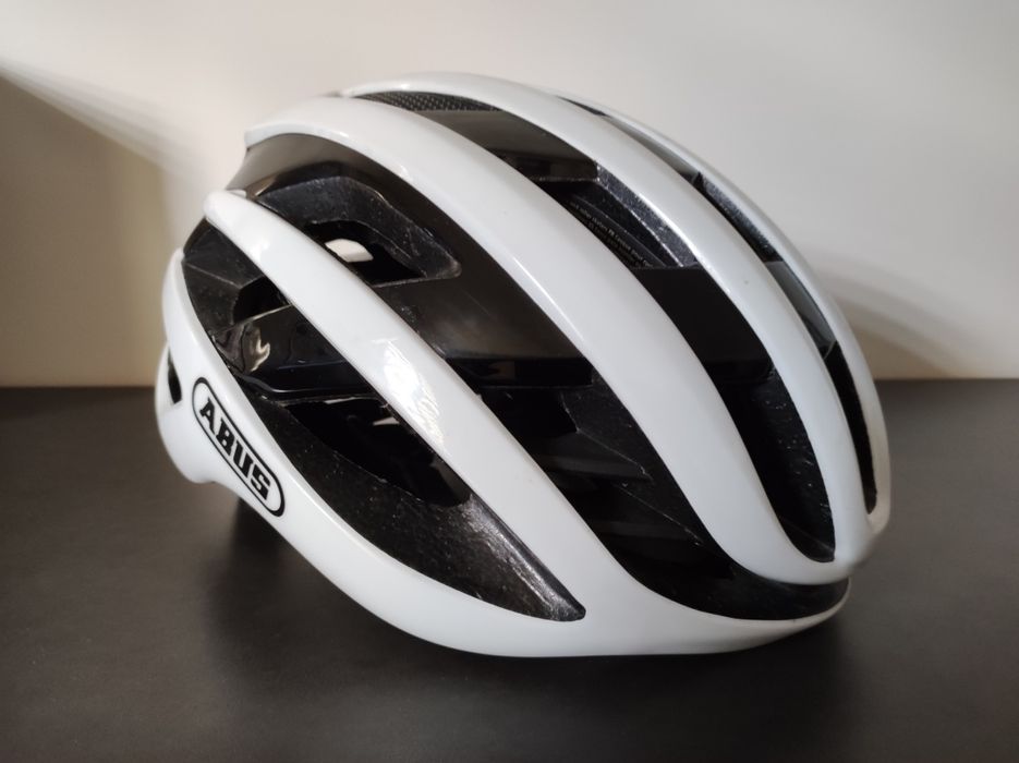 Kask rowerowy Abus AirBreaker polar white M 52-58cm. (Używany).