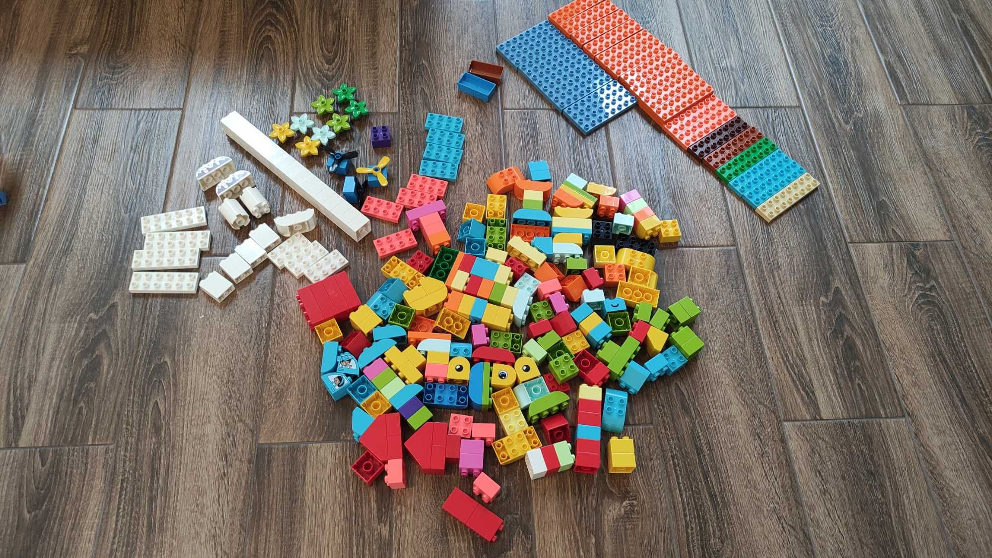 Zestaw klocków Lego Duplo - wiele zestawów ok 300 elementów