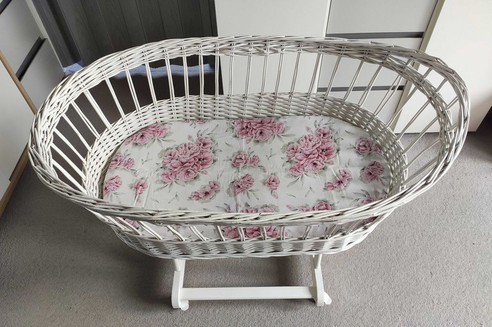 Kosz Mojżesza na kółkach