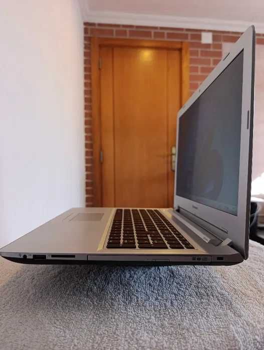 Lenovo Z51 i5-5200U - 8GB RAM 256GB SSD GPU R9-M375 2GB Dedicados