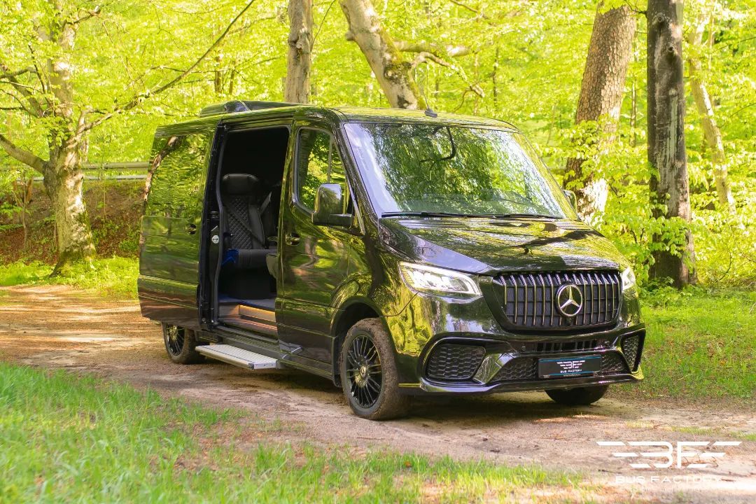 Mercedes-Benz Sprinter 319 CDI 9 osobowy AMG Line DMC 3500kg L2H1