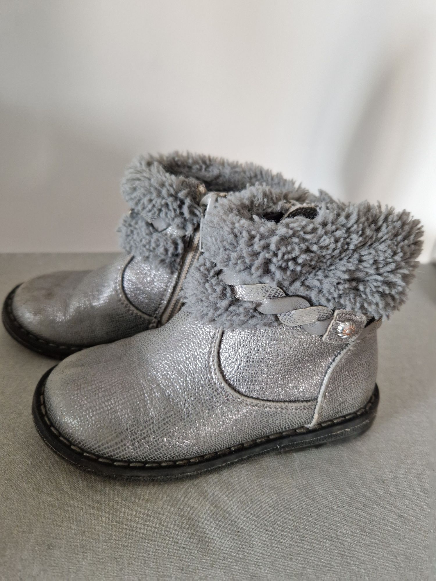Buty botki jesienne zimowe dziewczęce kozaczki r. 23