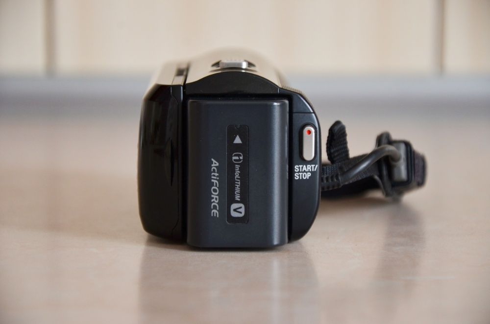 Видеокамера Sony hdr-pj320e