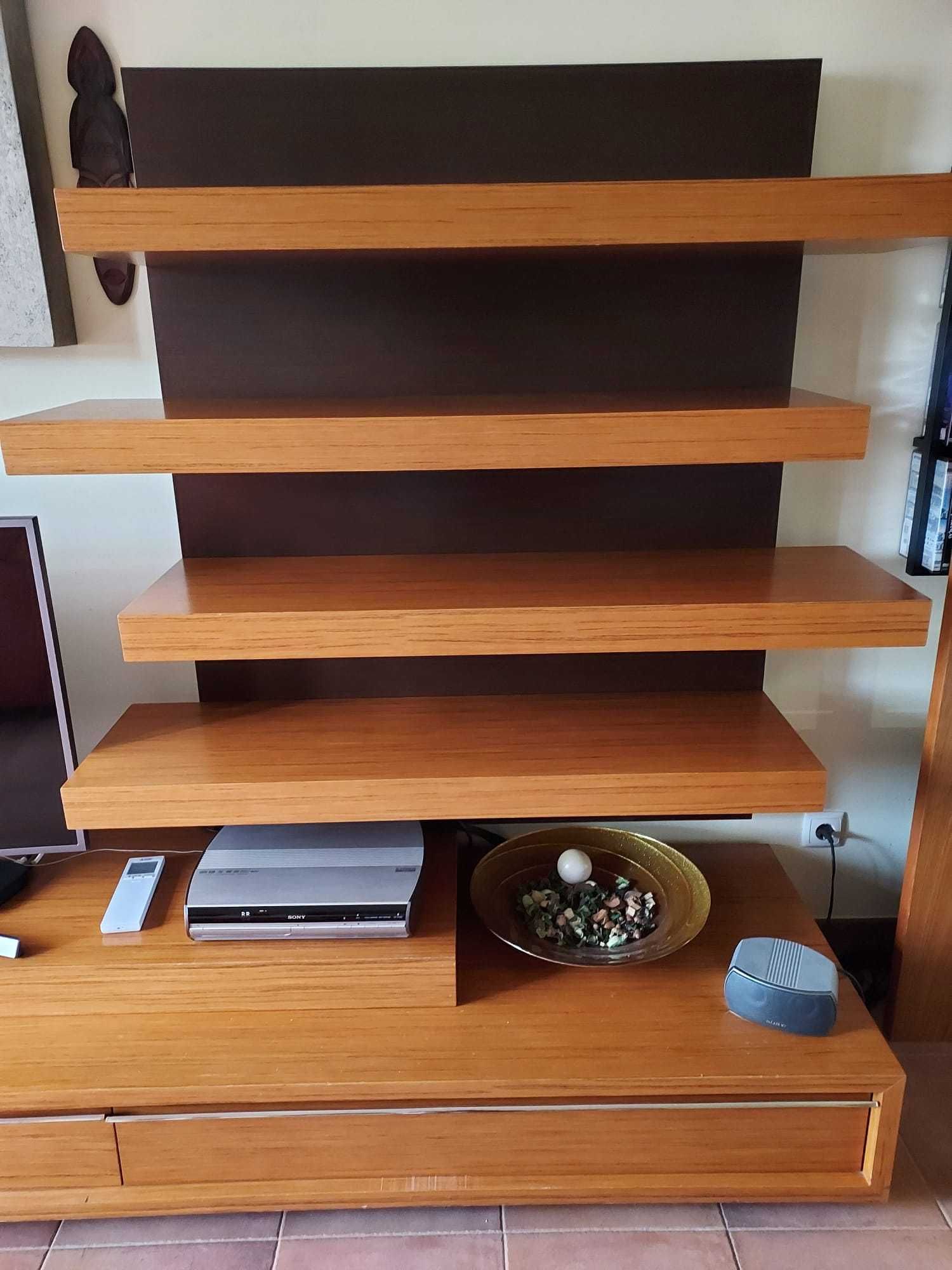 Móvel / Estante de sala