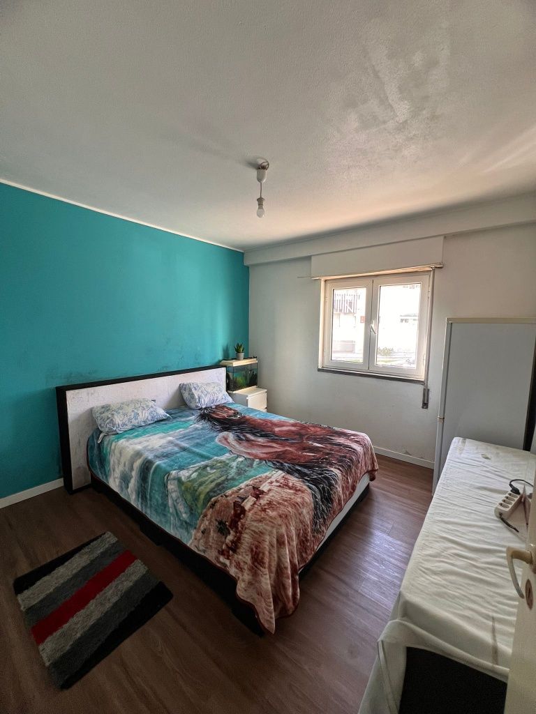 arrendo quarto só para mulheres perto do centro do Montijo