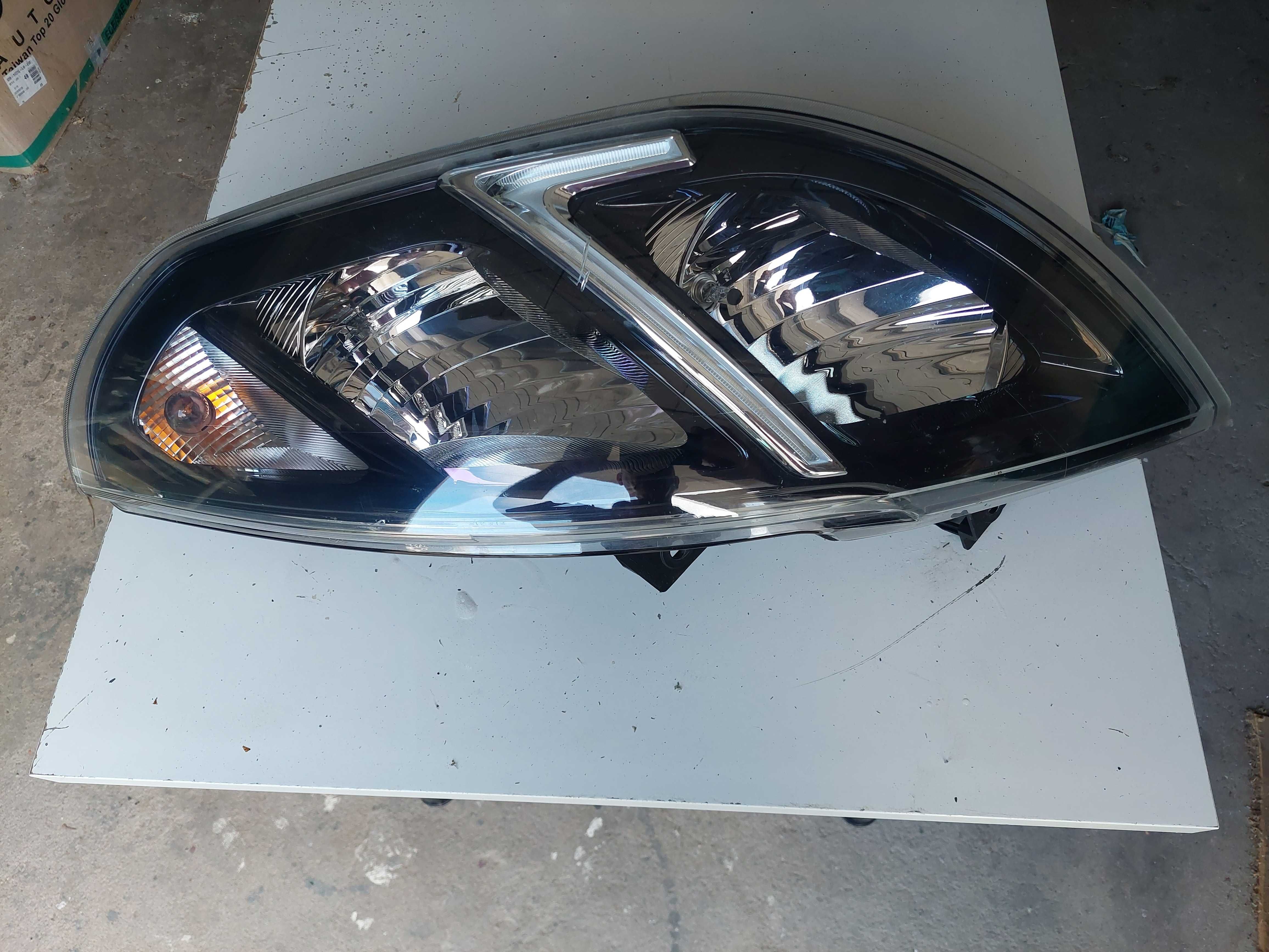 farol opel movano