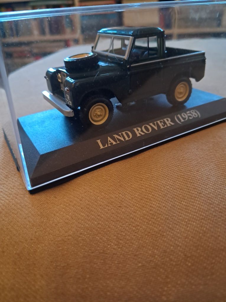 Land Rover pickup 1:43