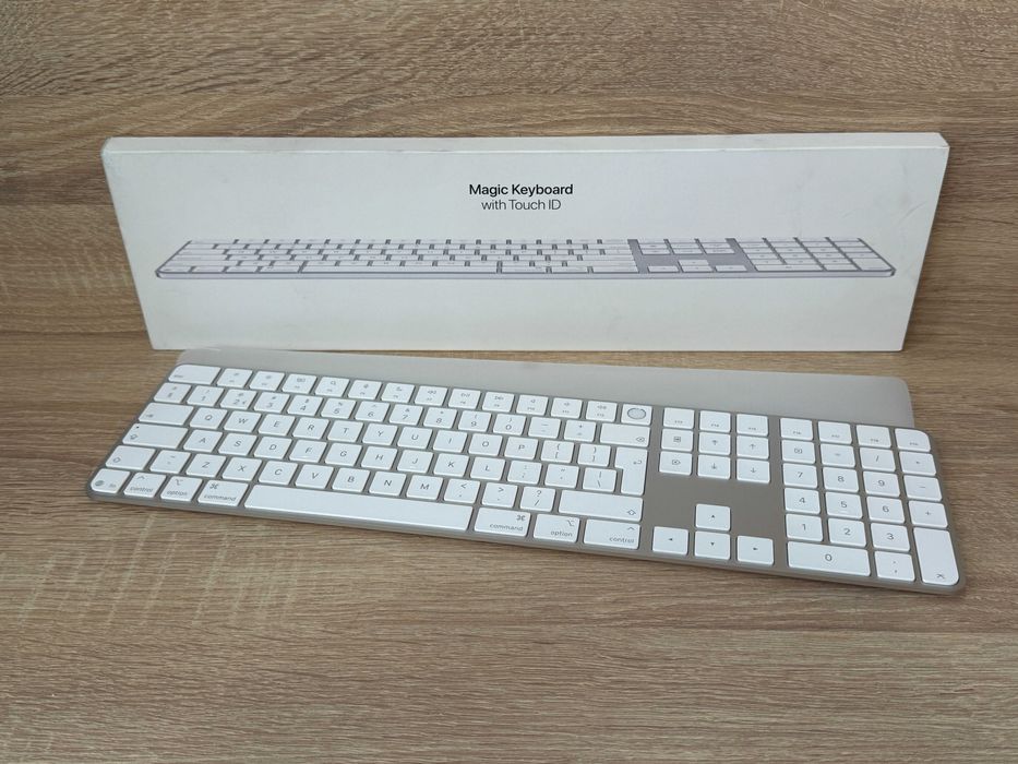 Apple Magic Keyboard z Touch ID i polem numerycznym (INT) Nieużywana