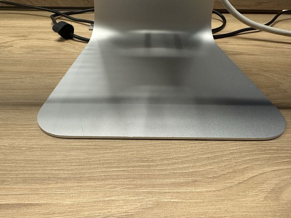 Apple iMac 21,4 2019 (i7, 16/256 Gb)