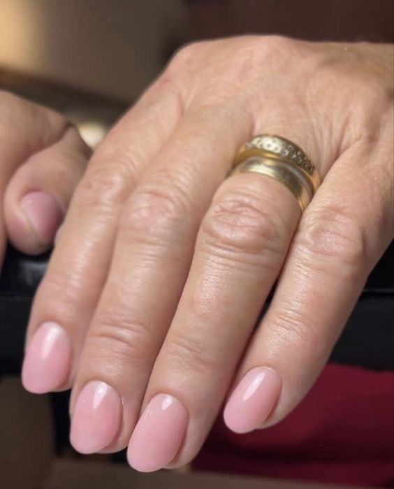 Procuro modelos para treinar fazer unhas!