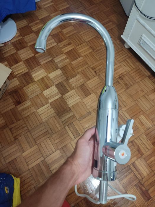 Torneira de aquecimento elétrico instantâneo