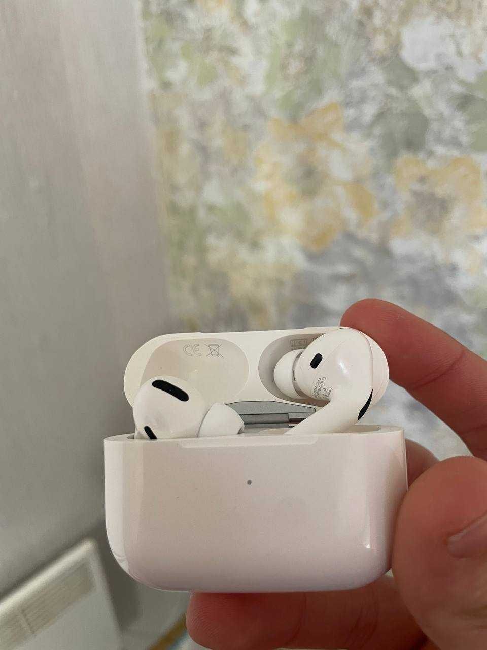 Навушники APPLE AirPods Pro