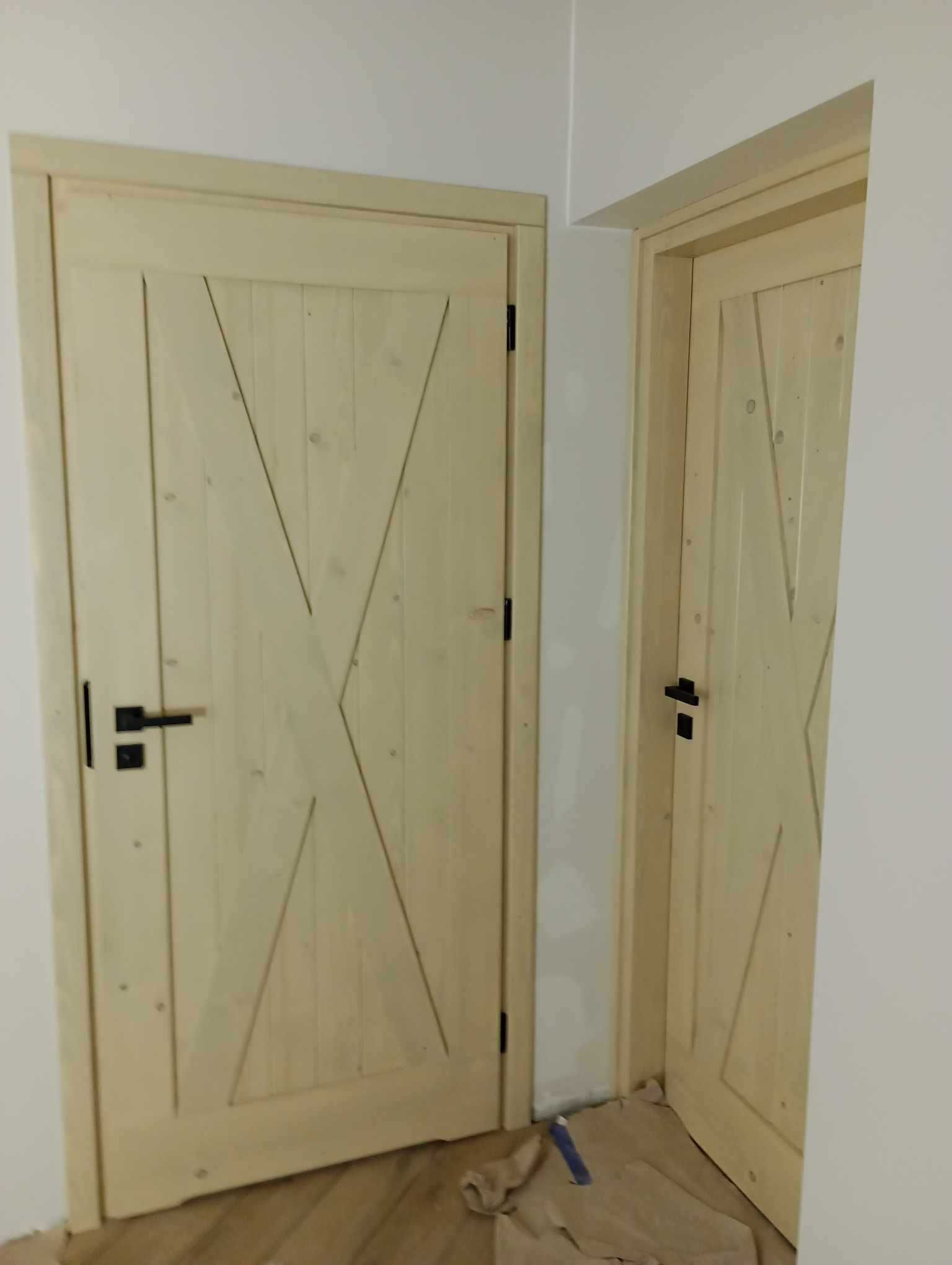 Drzwi wewnętrzne z litego drewna na wymiar