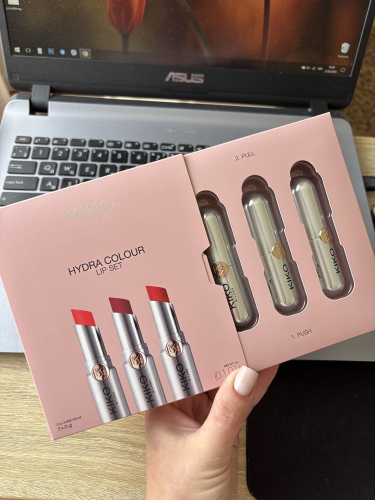 Набір Кіко Мілано блиск для губ Lip Volume і скраб. Блеск Kiko Milano