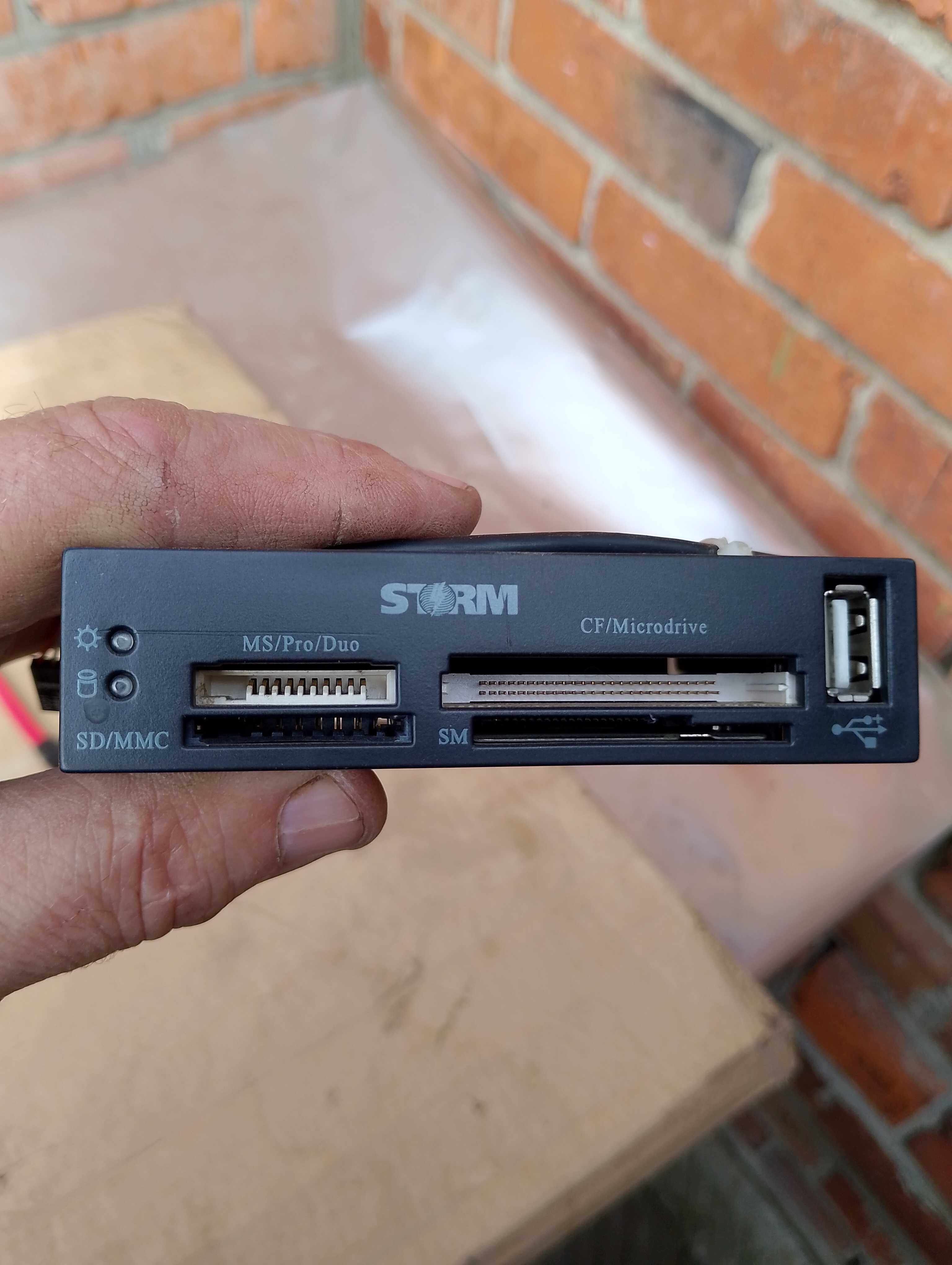 Дисковод  CD ROM