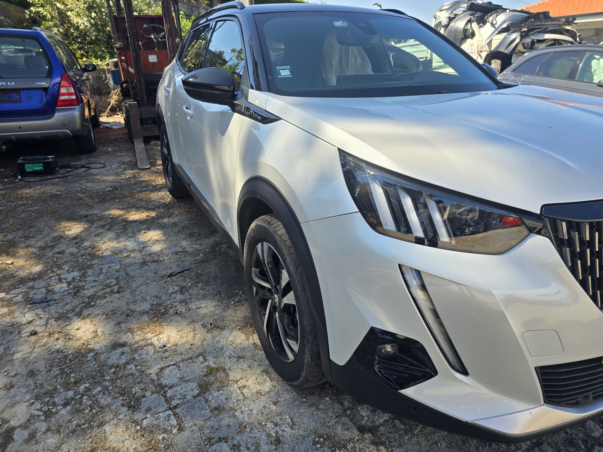Peugeot 2008 gt line 1.2.130cv