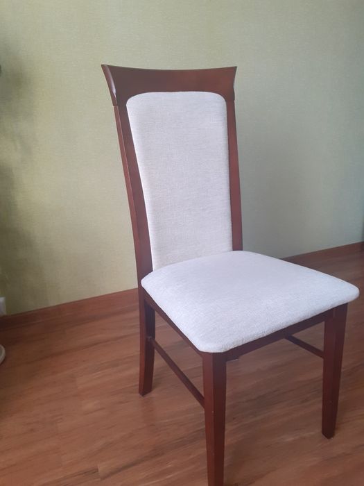 4 krzesła tapicerowane sprzedam