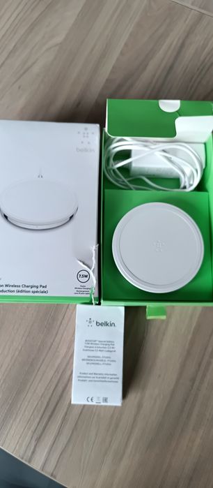 Безррпровлдная зарядка belkin