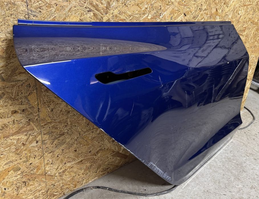 Tesla Model 3 двері задні праві