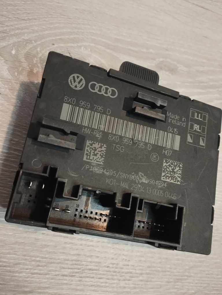Audi A1 Sterownik  Moduł drzwi ] 22ovoko
