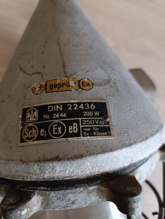 Lampa przemysłowa stylu industrialna