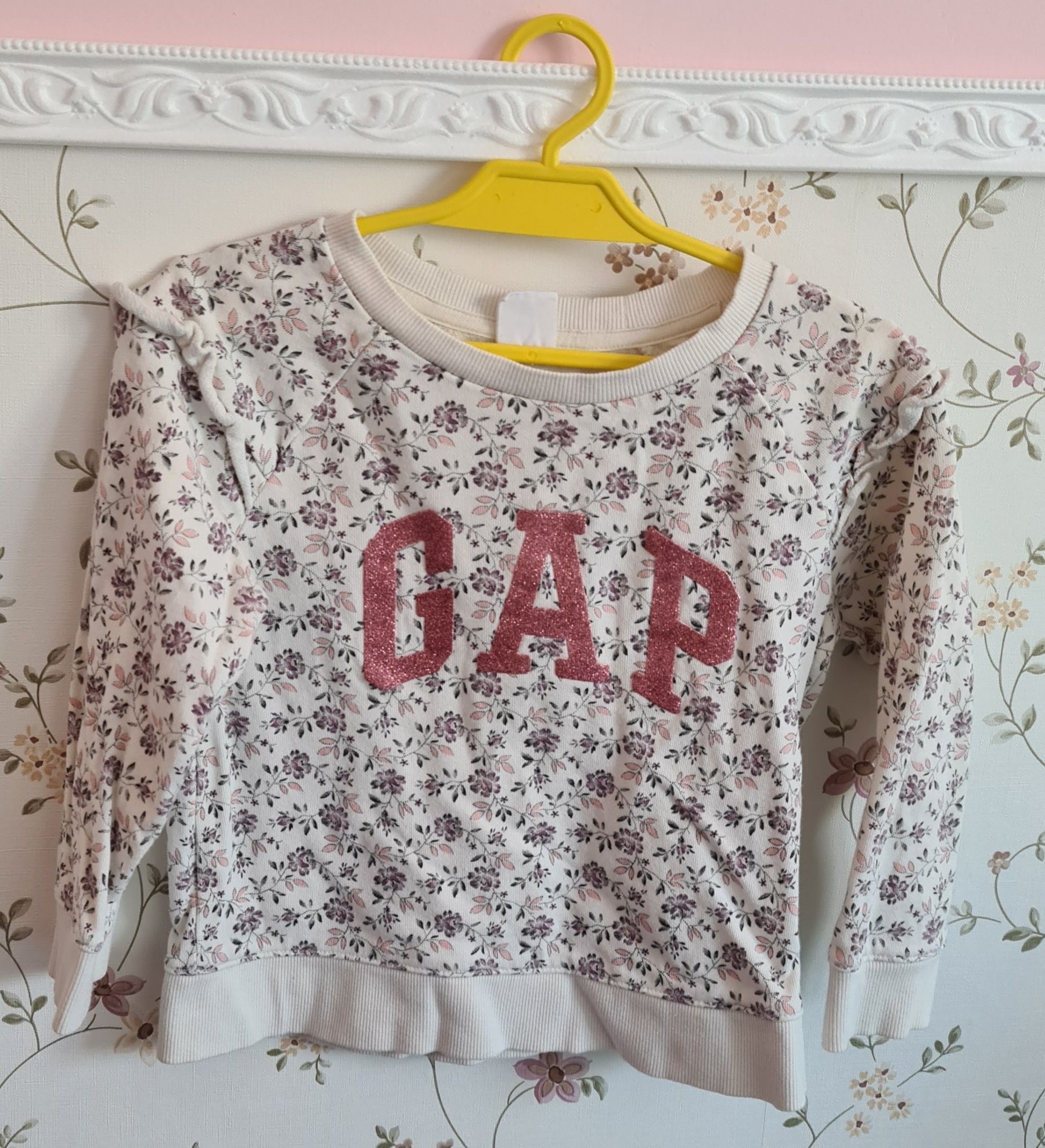 Bluza w kwiaty z falbanami falbankami na ramionach GAP rozm 4