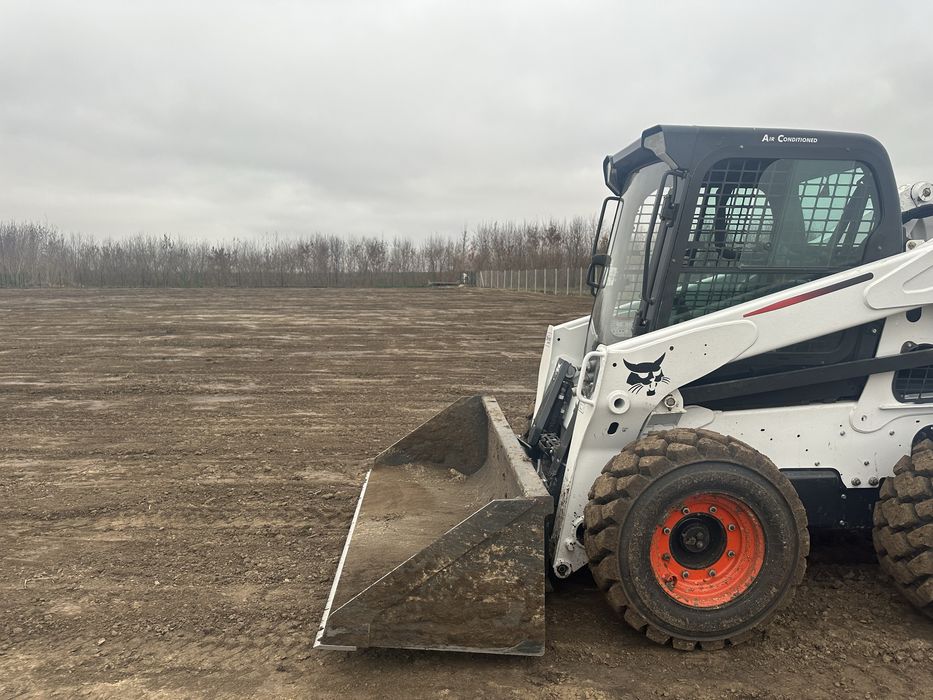 Bobcat бобкат погрущик екскаватор послуги самосвалів щебінь пісок